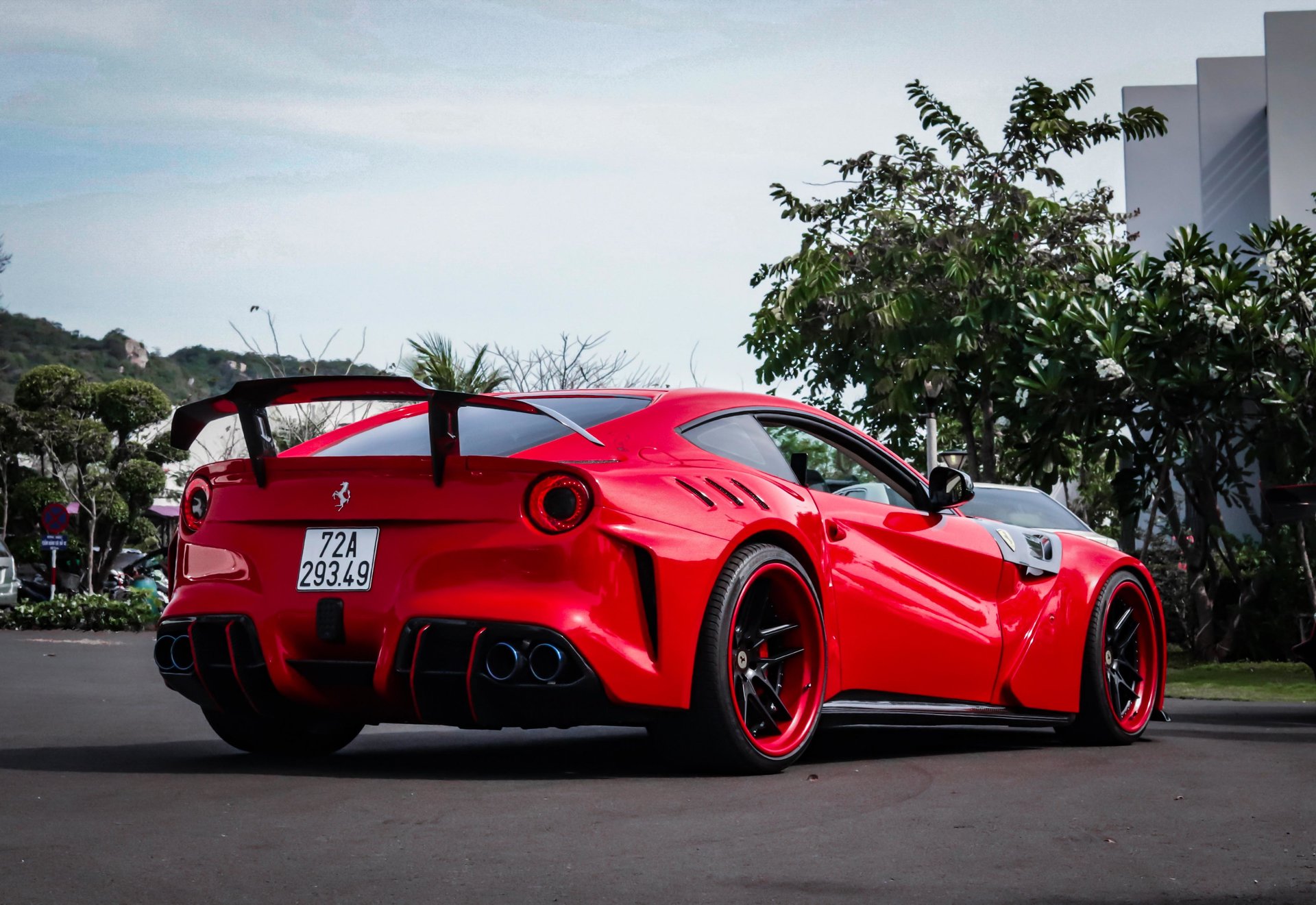 Ferrari F12 - Red Gloss wrap