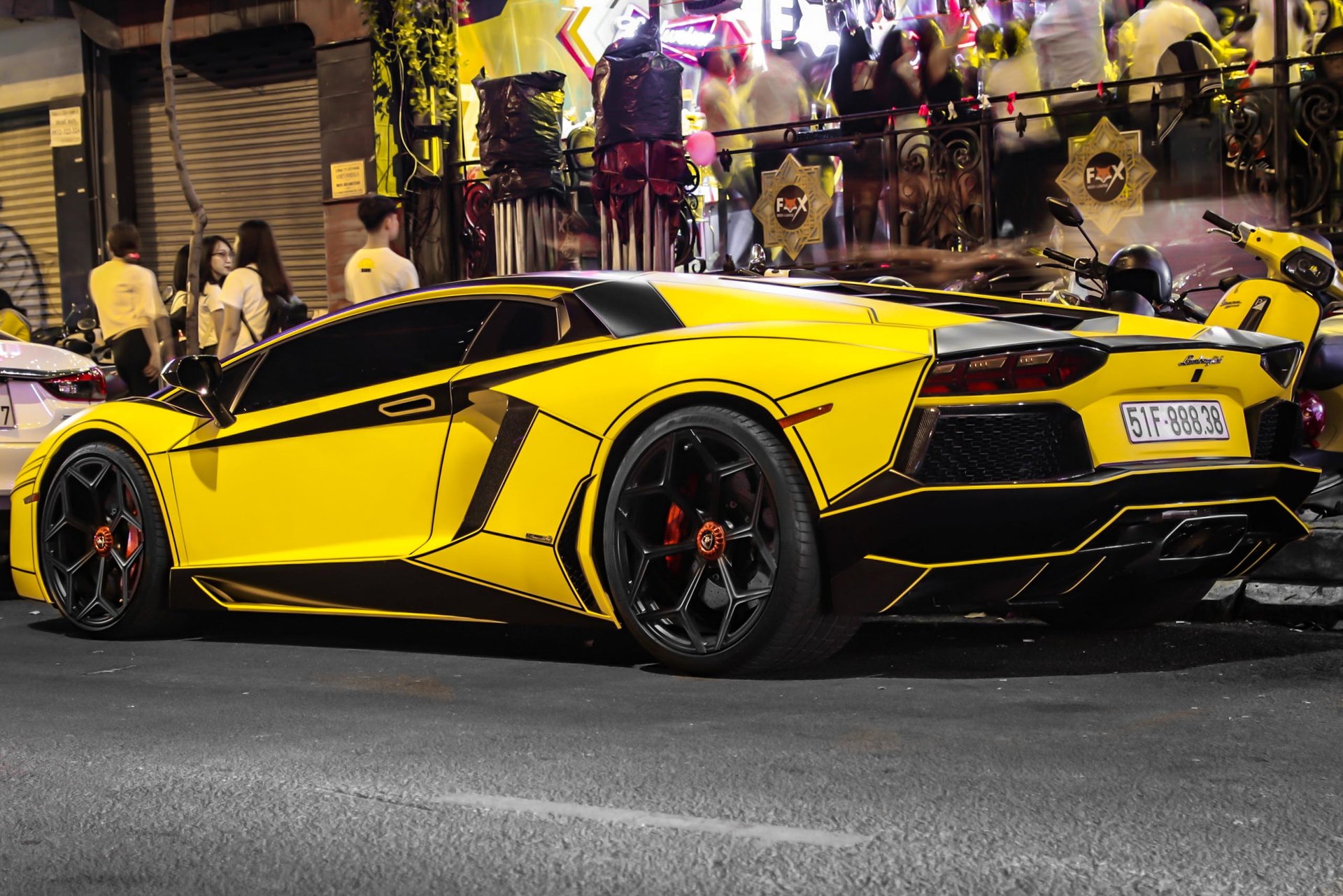 Lamborghini Aventador - Yellow Matt wrap | WrapStyle