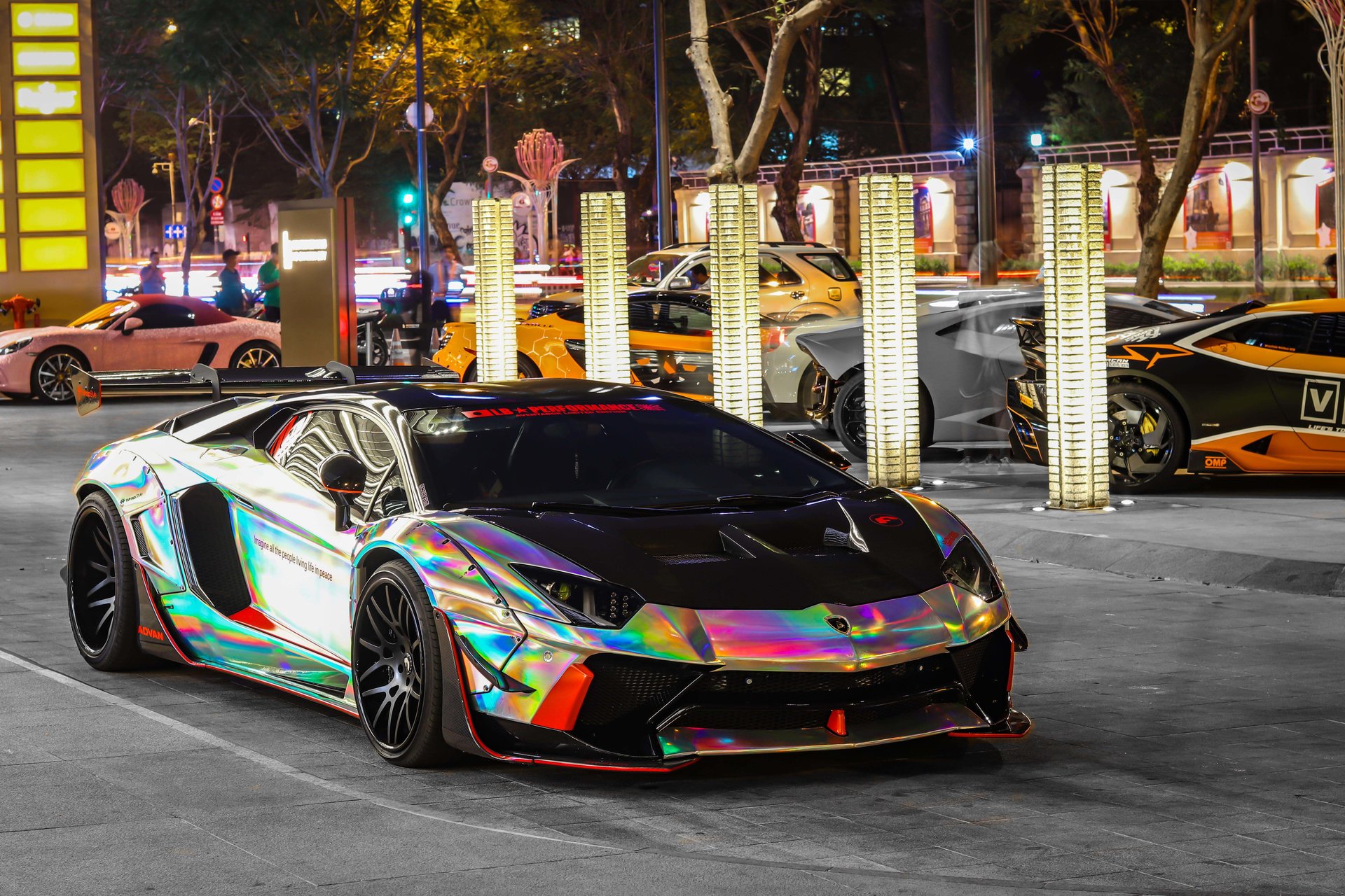 Lamborghini Aventador - Rainbow Chrome wrap | WrapStyle