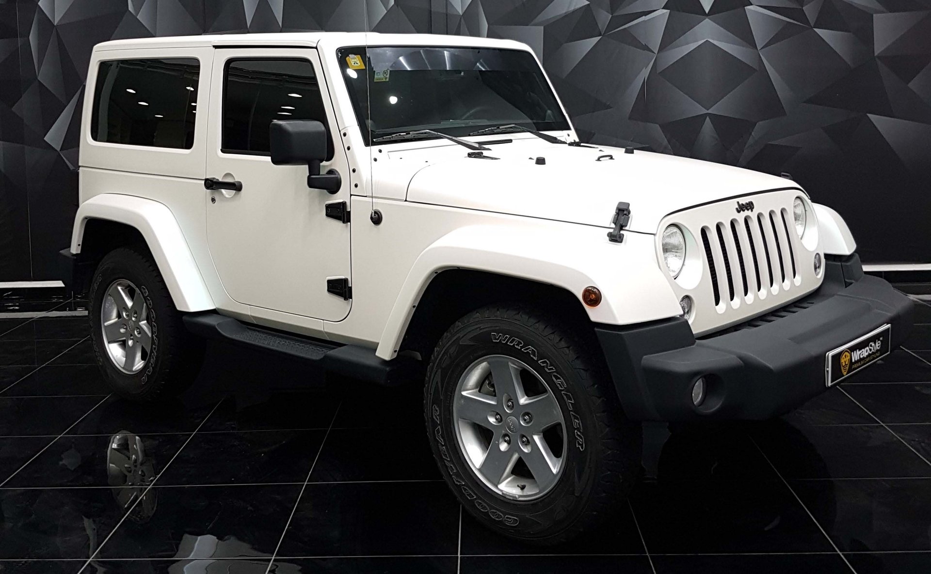 Jeep Wrangler - White Satin wrap | WrapStyle