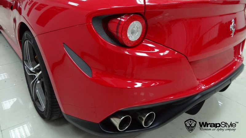Ferrari FF - Red Gloss wrap