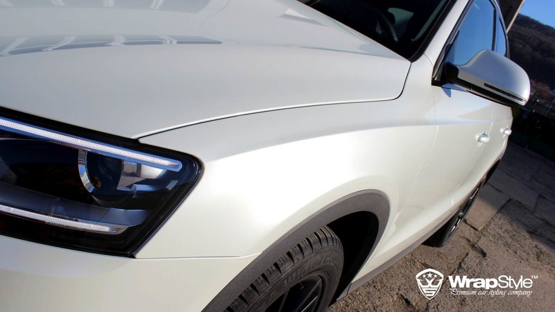 Audi Q3 - White Pearlescent wrap - cover small