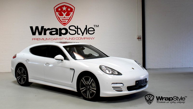 Porsche Panamera - White Gloss wrap
