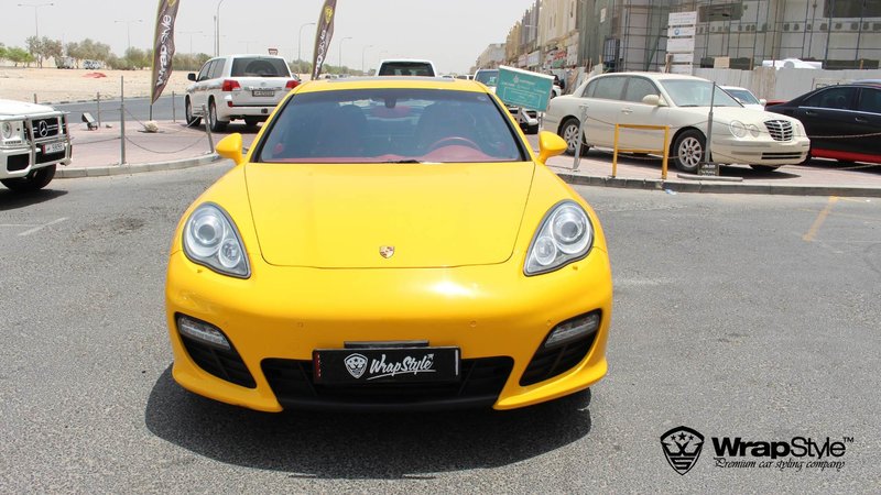 Porsche Panamera 4S Hybrid - Yellow Gloss wrap