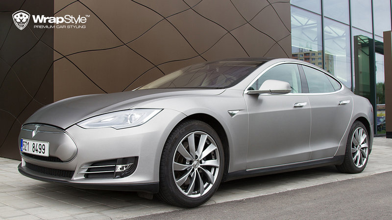 Tesla Model S - Brushed Titanium wrap