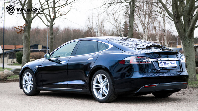 Tesla Model S - Black Gloss wrap - cover small