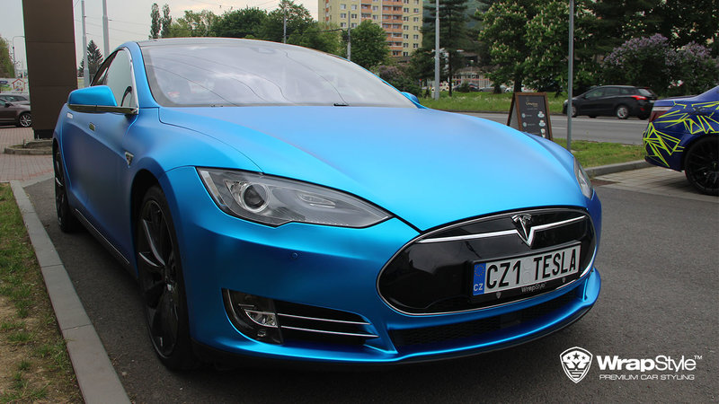 Tesla Model S - Blue Chrome Matt wrap