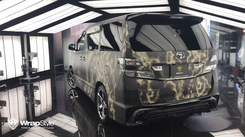 Toyota Vellfire - Commercial design