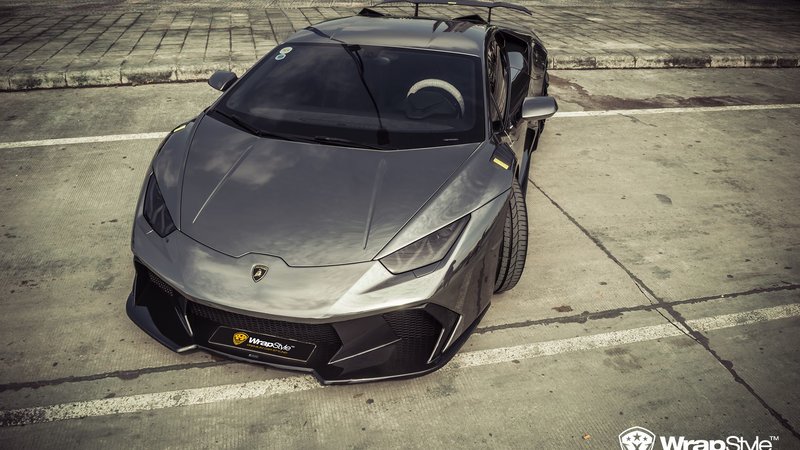 Lamborghini Huracan - Black Chrome wrap
