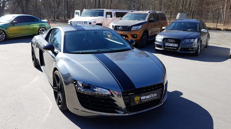 Audi R8 - Black Chrome wrap