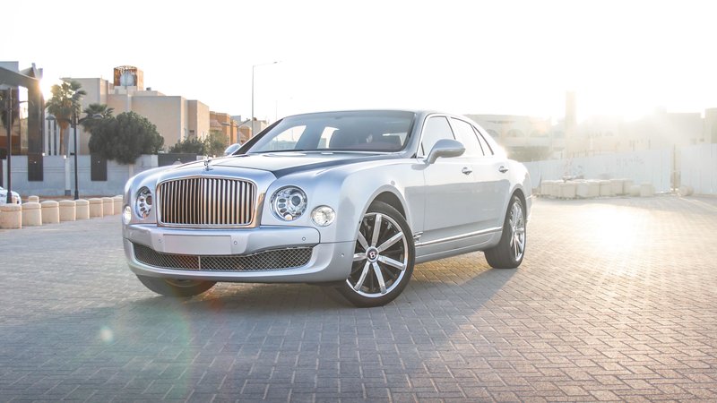 Bentley Flying Spur - Silver Gloss wrap