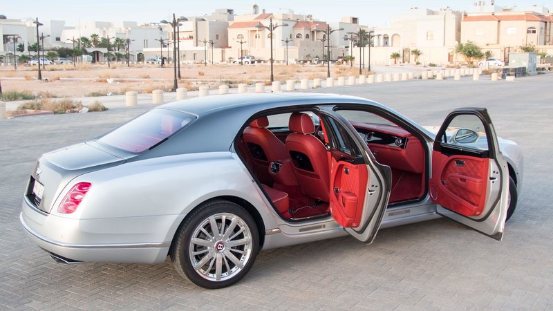 Bentley Flying Spur - Silver Gloss wrap - img 2 small