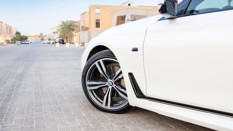 BMW 740 - White Gloss wrap - img 4 small