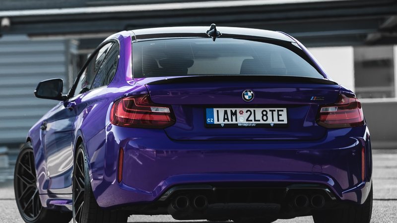 BMW M2 - Plum Explosion Gloss wrap - img 2 small