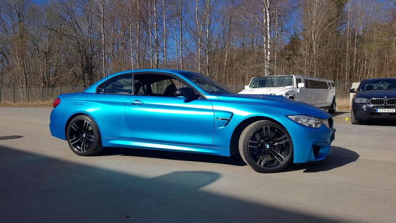 BMW M4 Convertible - Ocean Shimmer Satin wrap - img 1 small