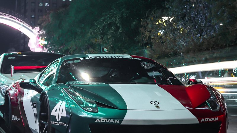 Ferrari 488 - Italian flag design - img 3 small