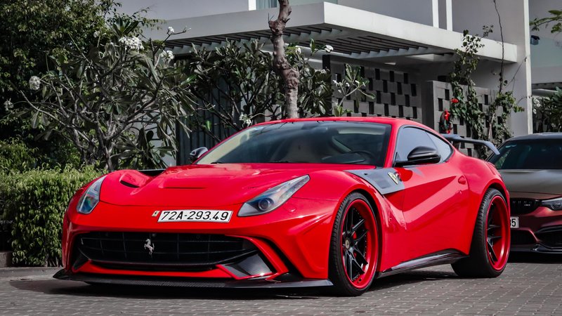 Ferrari F12 - Red Gloss wrap