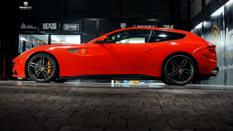 Ferrari GTC4 Lusso V12 - Red Gloss wrap - img 4 small