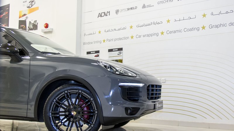 Porsche Cayenne - Grey Gloss wrap - img 2 small