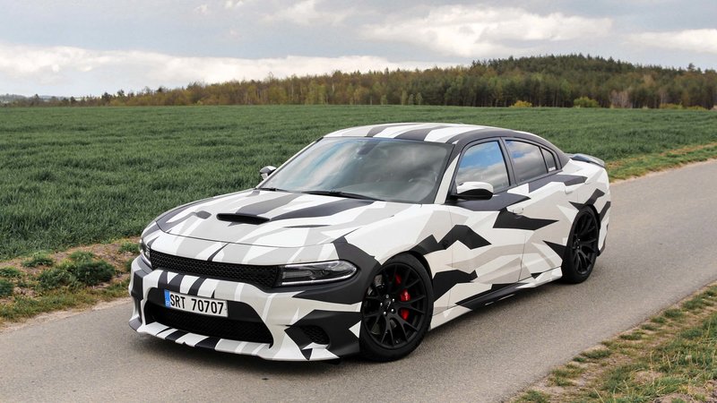 Dodge Charger SRT Hellcat - Camo design | WrapStyle