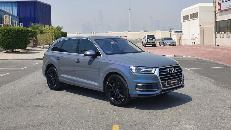 Audi Q7 - Iridescent Gloss wrap - img 1 small