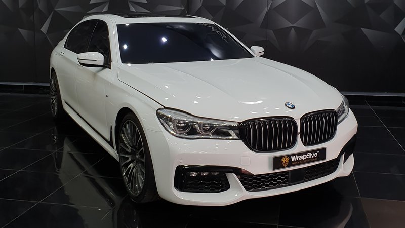 BMW 5 Sedan - White Gloss wrap - cover small