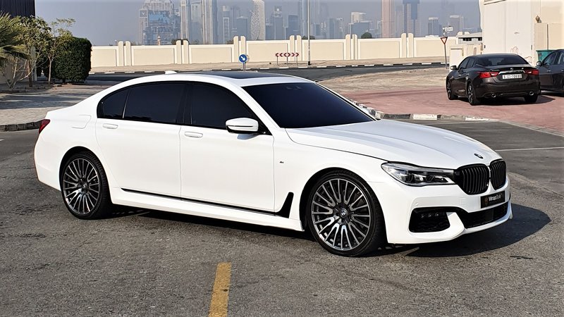 BMW 5 Sedan - White Gloss wrap - img 1 small