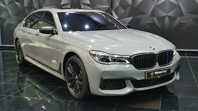 BMW M760 Li - Grey Gloss wrap