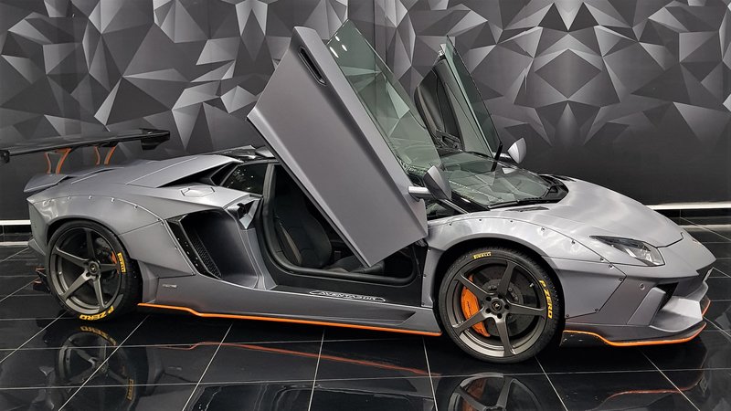 Lamborghini Aventador - Grey Satin wrap - cover small