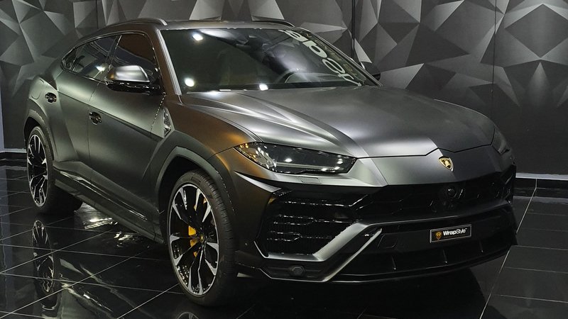 Lamborghini Urus - Grey Satin wrap
