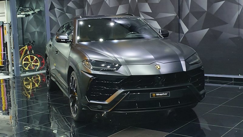 Lamborghini Urus - Grey Satin wrap - img 1 small