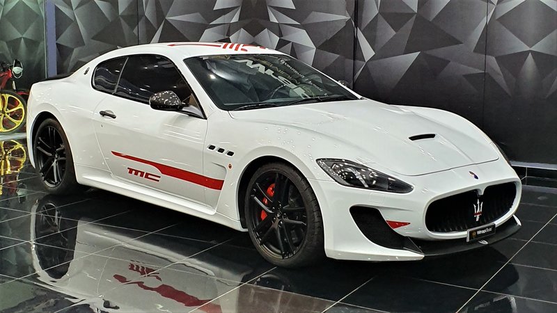 Maserati GranTurismo - Red Detailing wrap