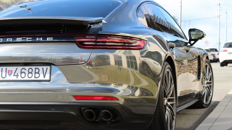 Porsche Panamera - Black Chrome wrap - img 3 small