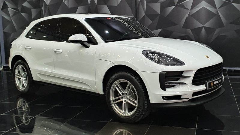 Porsche Macan - White Gloss wrap