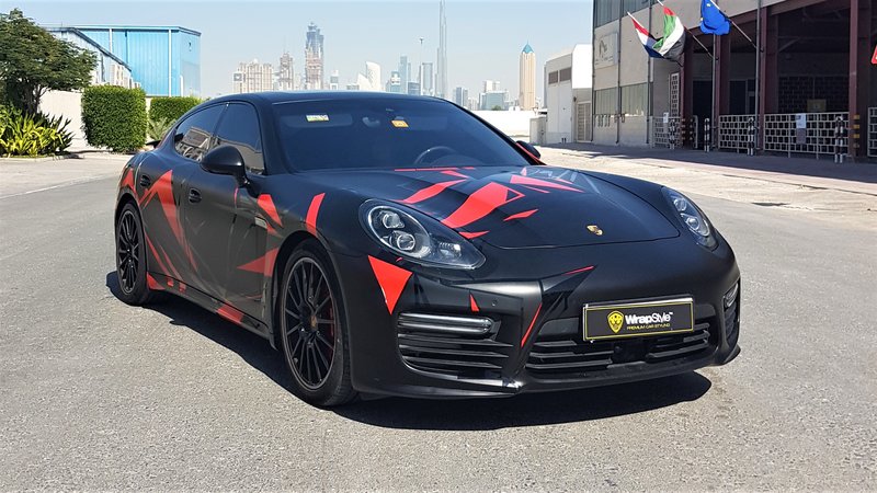 Porsche Panamera - Triangles Wrap - img 1 small