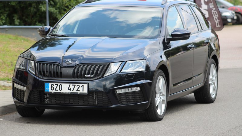 Škoda Octavia RS - Midnight Blue Gloss wrap