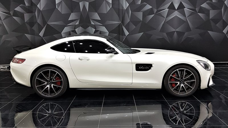 Mercedes AMG GT - White Satin wrap - img 1 small