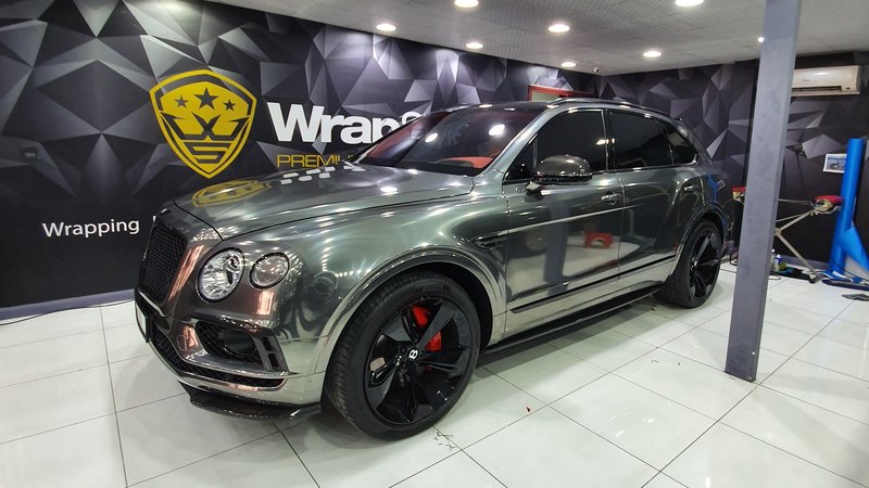 Bentley Bentayga - Chrome Gloss wrap - img 1 small