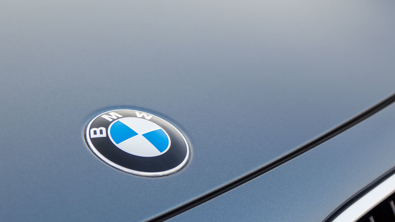 BMW 7 Sedan -  Grey Satin wrap - img 3 small