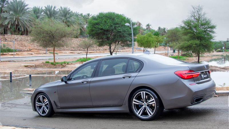 BMW 7 - Grey Satin wrap - img 2 small