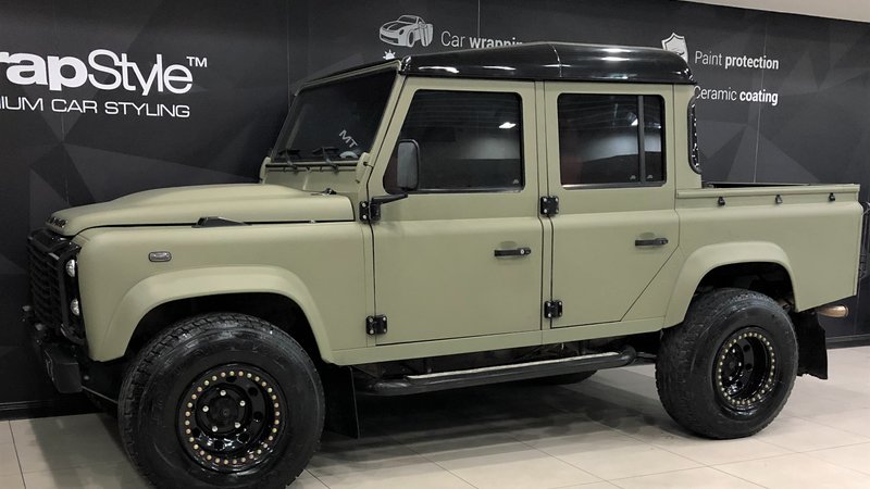 Land Rover Defender - Khaki Green Wrap