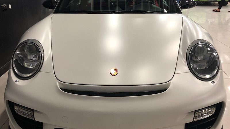 Porsche GT2 - White Satin wrap - img 2 small