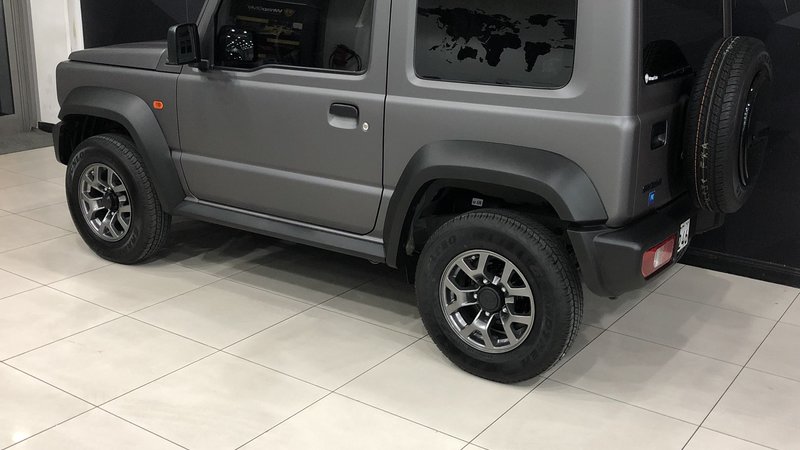 Suzuki Jimny - Grey Matt wrap - img 2 small