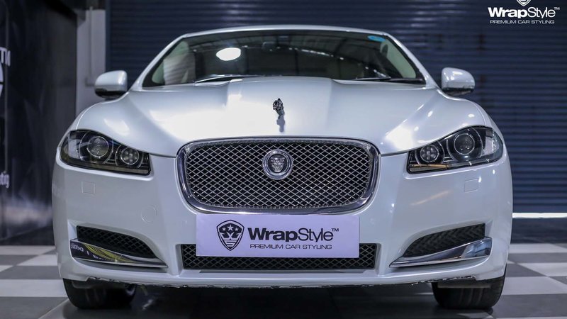 Jaguar XF - White Satin wrap - img 2 small