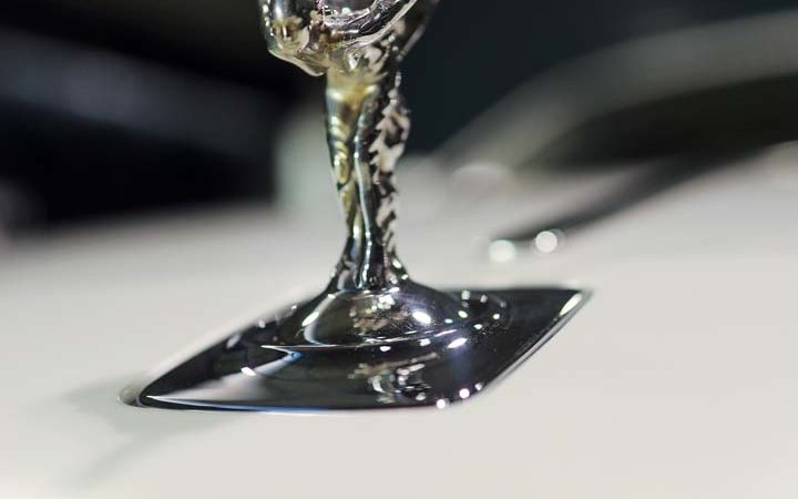 Rolls-Royce Phantom - White Satin wrap - img 1 small