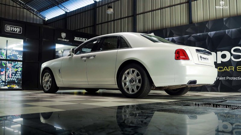 Rolls-Royce Phantom - White Satin wrap - img 3 small
