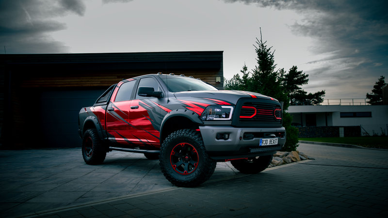 Dodge RAM - Matt dark grey + Red Chrome