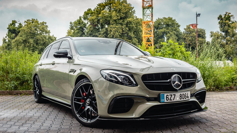 Merecedes-Benz E63s - Khaki Green - img 3 small