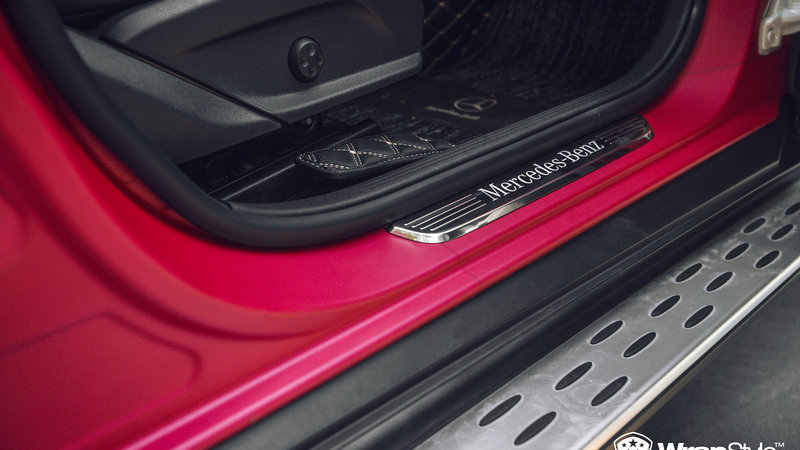 Mercedes-Benz GLC 300 - Red Matt Metallic - img 3 small