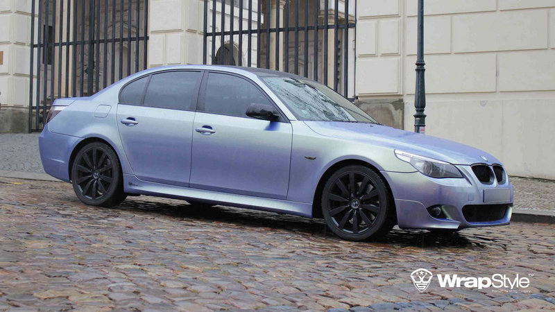 BMW 5 - Blue Starlight Gloss wrap - img 3 small